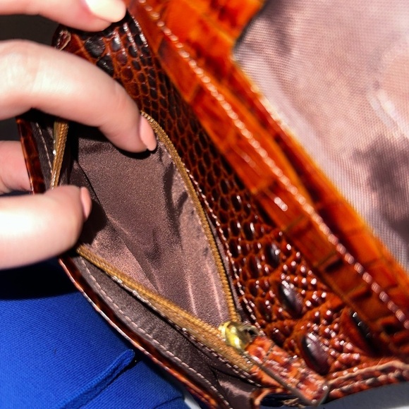 NWOT Brahmin Croc Embossed brown Leather Wristlet in Classic Pecan Melbourne - Picture 8 of 14